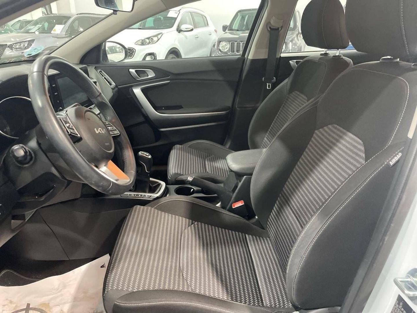 Kia XCeed 1.0 T-GDi Drive 88 kW (120 CV) Blanco SUV