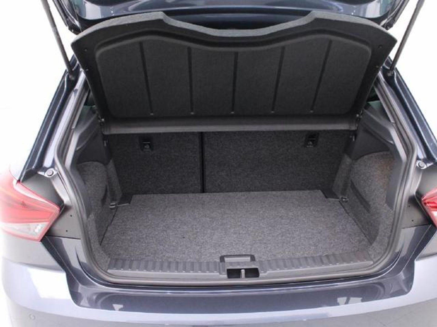 SEAT Ibiza 1.0 TSI S&S FR 40 Aniversario 85 kW (115 CV) Gris Sedan