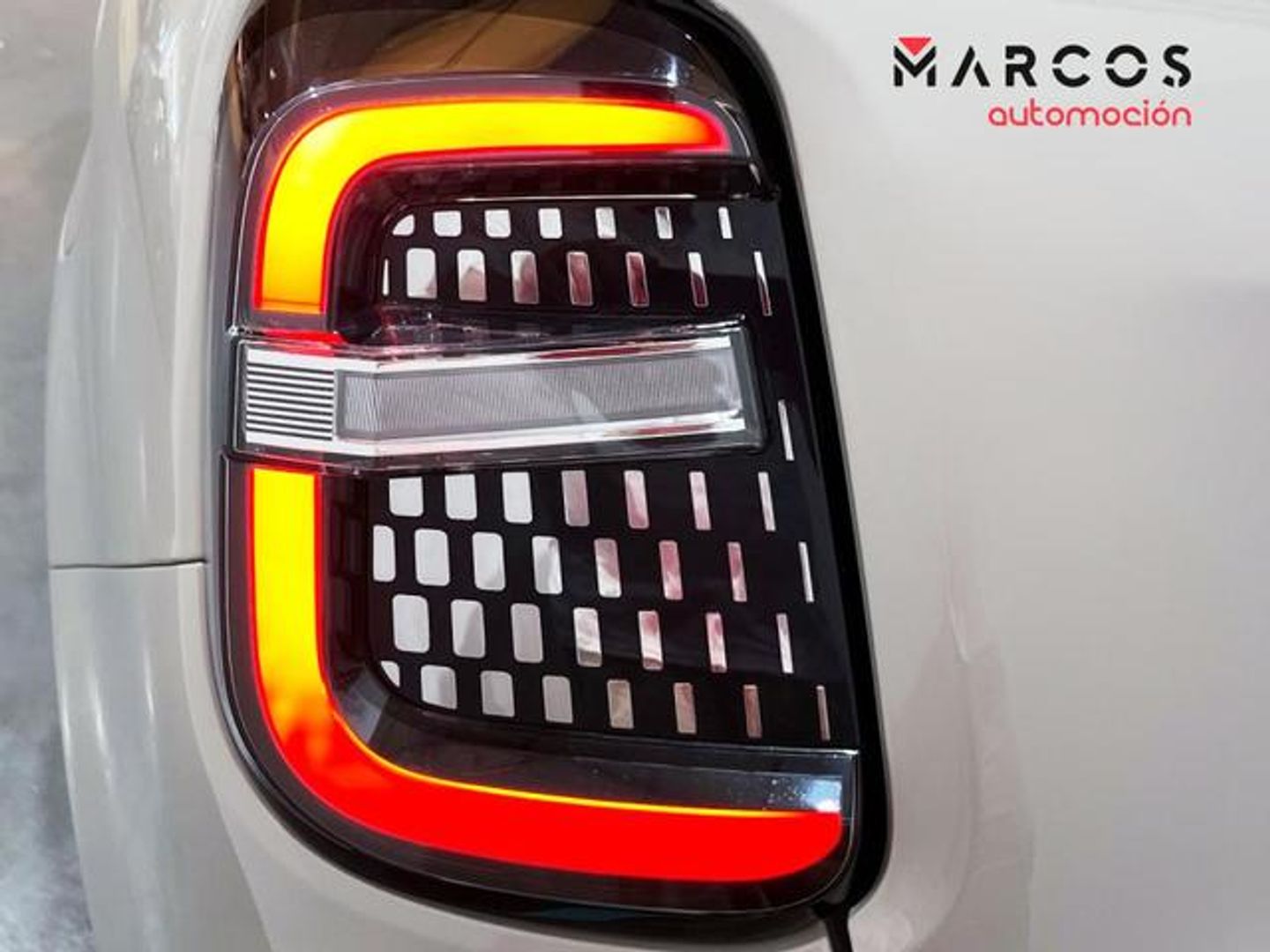 Fiat 600 1.2 MHEV DDCT 74 kW (100 CV) Blanco SUV
