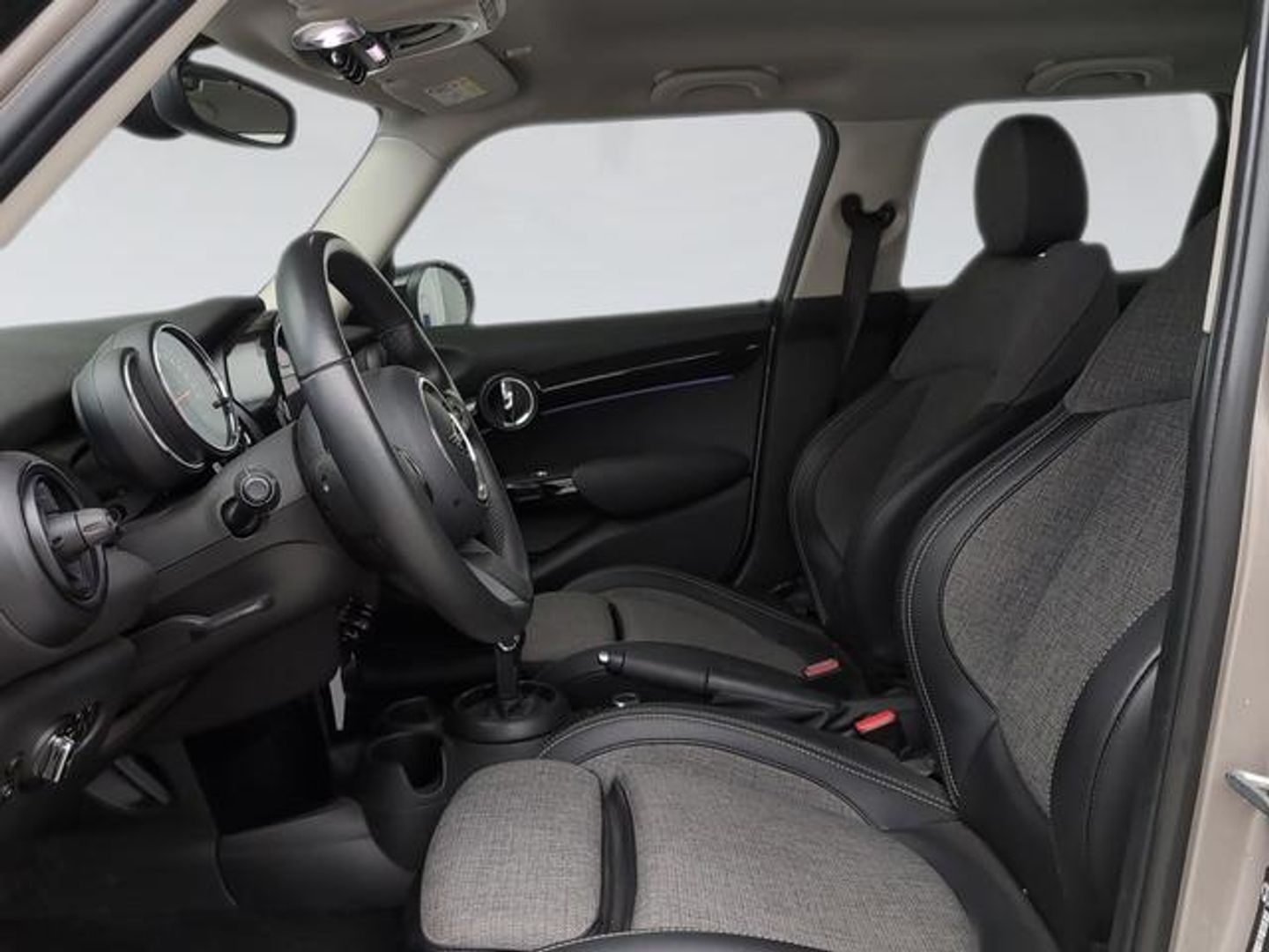 MINI MINI 5 Puertas Cooper 100 kW (136 CV) Gris Sedan