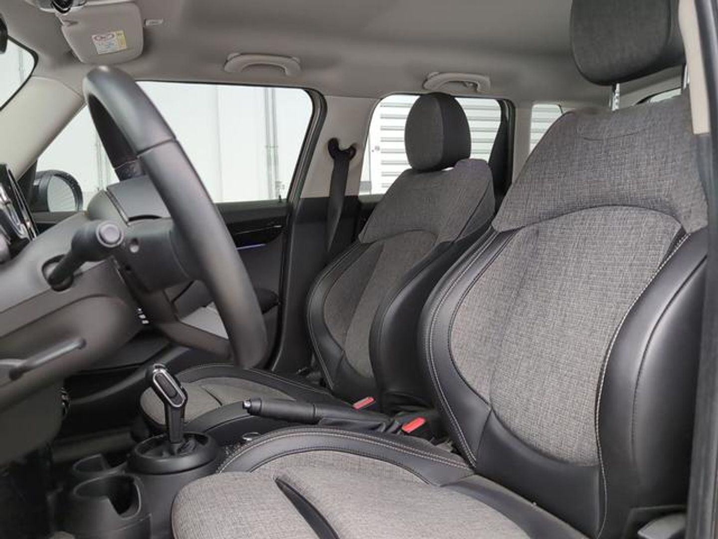 MINI MINI 5 Puertas Cooper 100 kW (136 CV) Gris Sedan