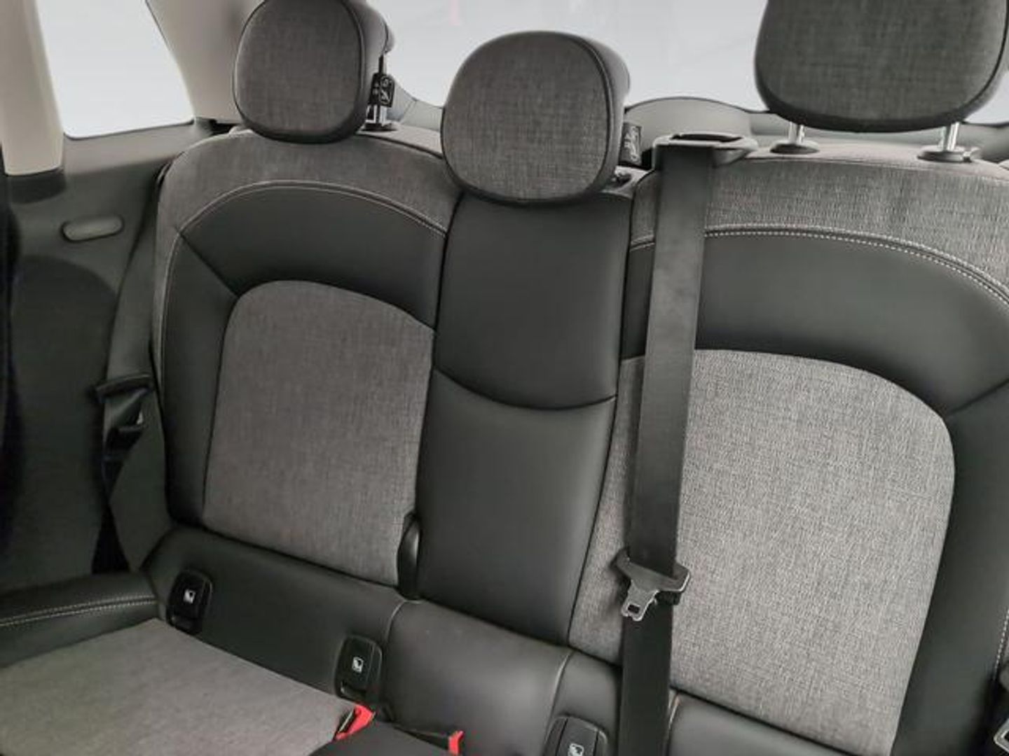 MINI MINI 5 Puertas Cooper 100 kW (136 CV) Gris Sedan