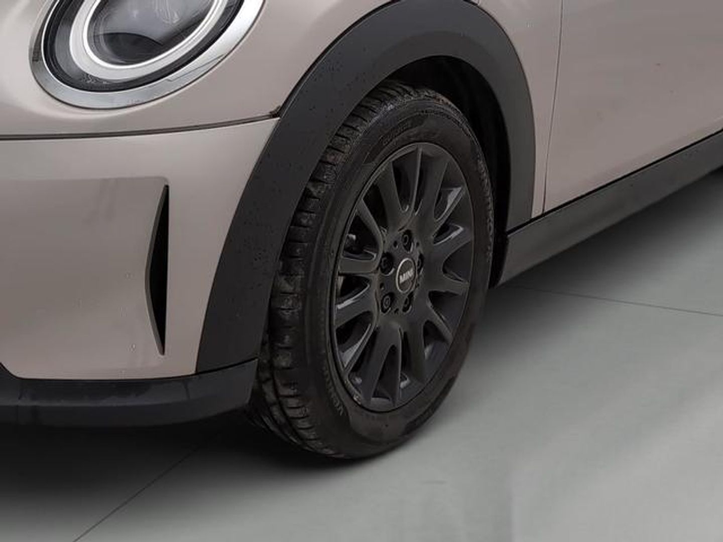 MINI MINI 5 Puertas Cooper 100 kW (136 CV) Gris Sedan