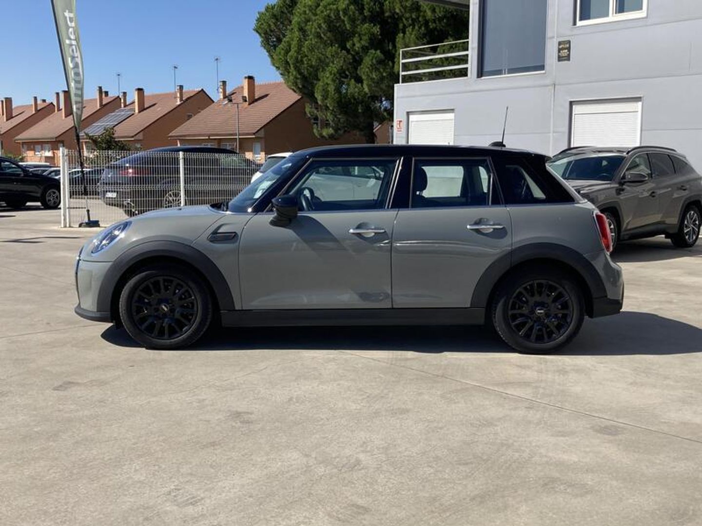 MINI MINI 5 Puertas Cooper 100 kW (136 CV) Gris Compact