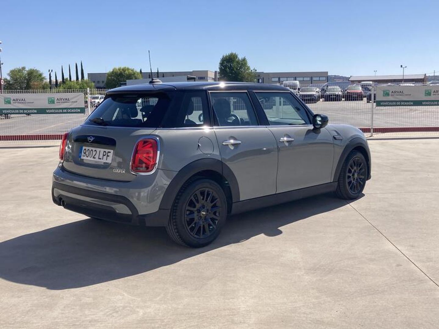 MINI MINI 5 Puertas Cooper 100 kW (136 CV) Gris Compact