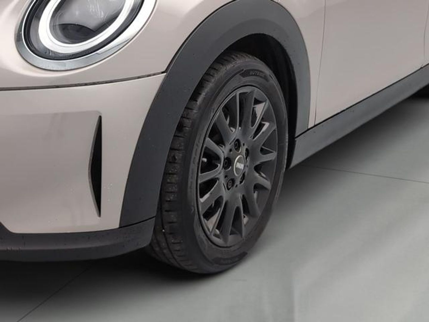 MINI MINI 5 Puertas Cooper 100 kW (136 CV) Gris Sedan