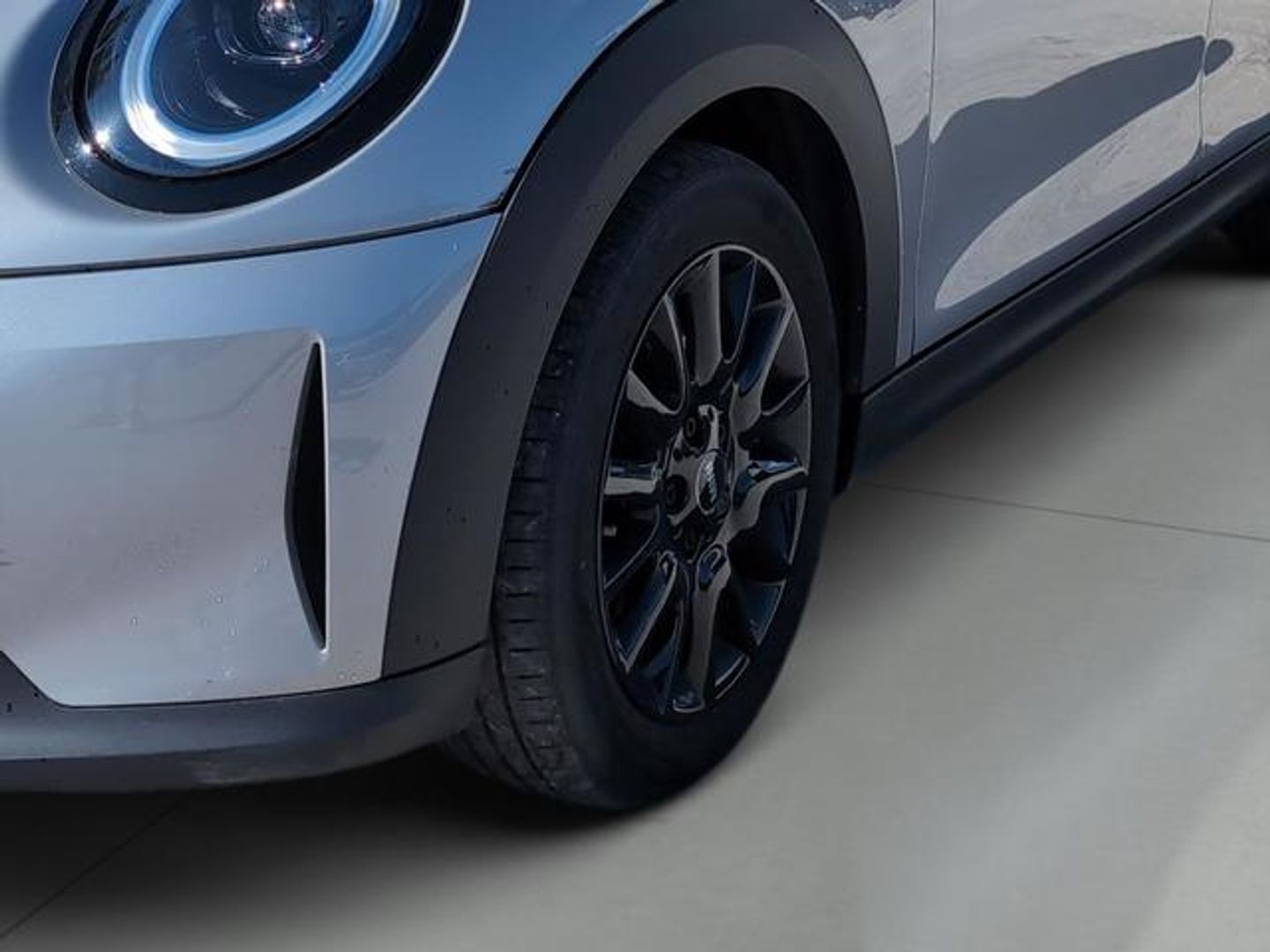 MINI MINI 5 Puertas Cooper 100 kW (136 CV) Gris Plata Compact