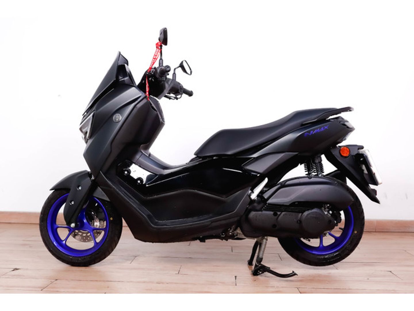 Yamaha NMAX 125 Gris oscuro Motorcycle