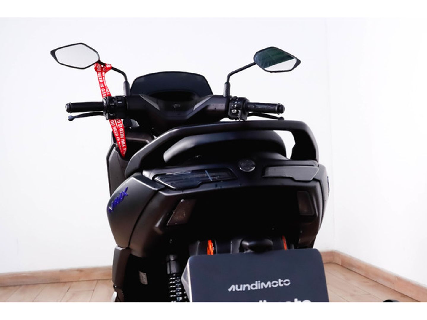 Yamaha NMAX 125 Gris oscuro Motorcycle