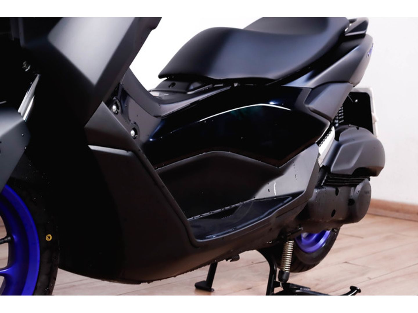 Yamaha NMAX 125 Gris oscuro Motorcycle