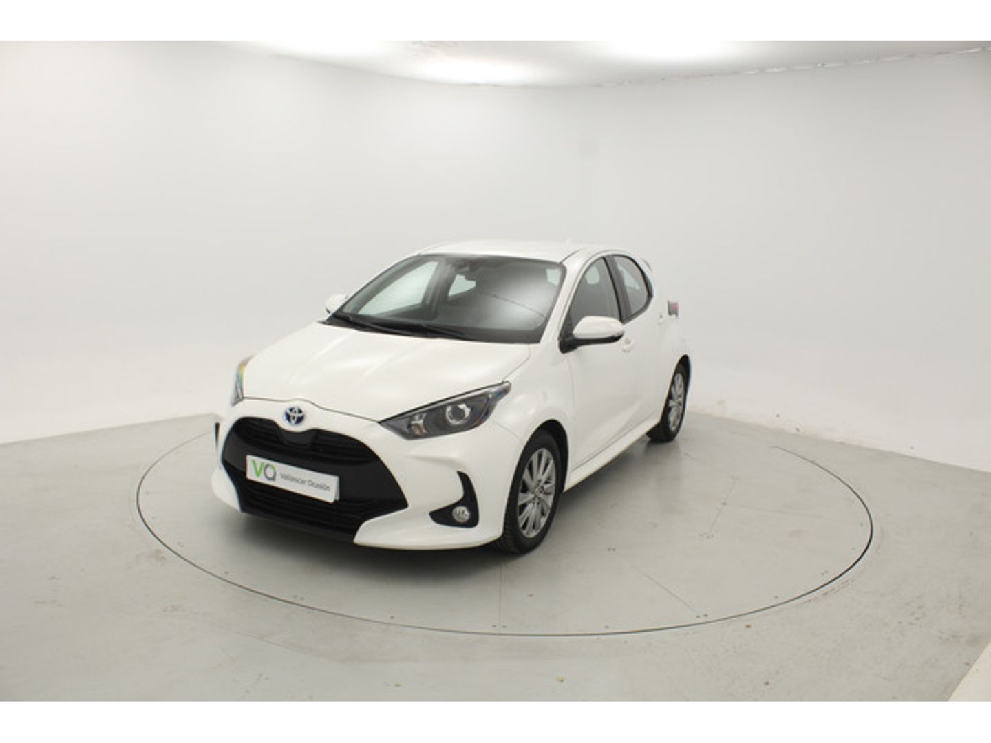 Toyota Yaris 120H Active Tech 85 kW (116 CV) Blanco Compact