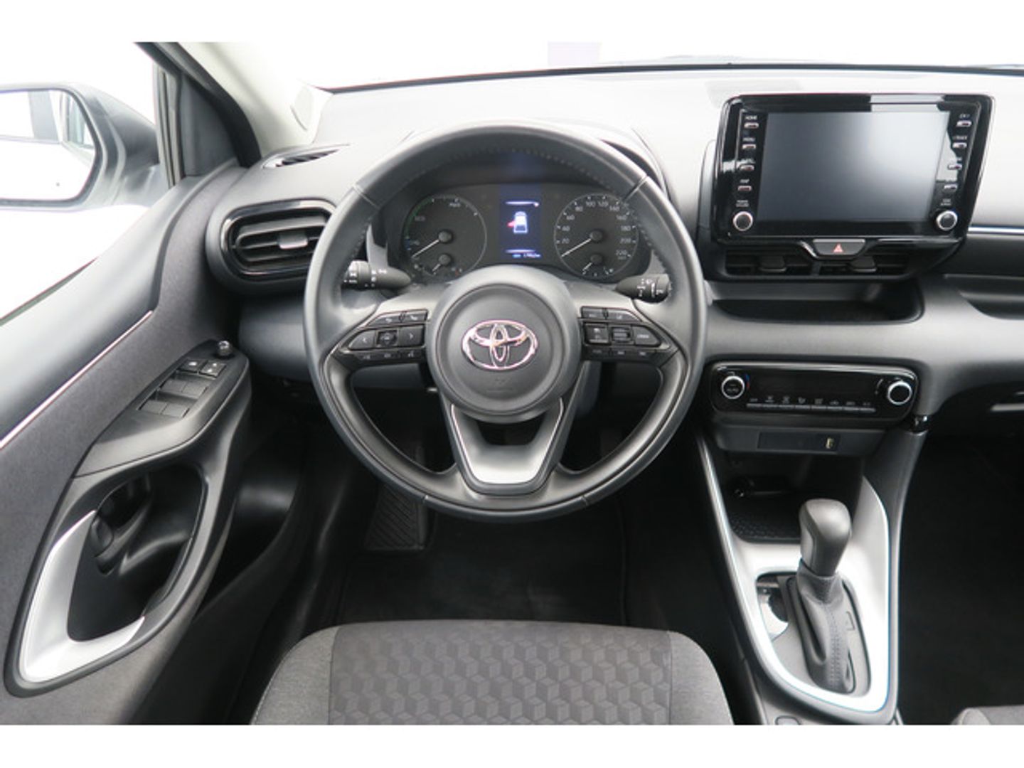 Toyota Yaris 120H Active Tech 85 kW (116 CV) Blanco Compact