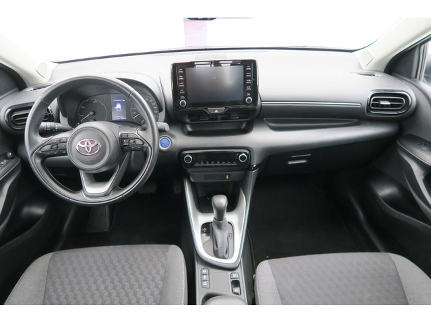 Toyota Yaris 120H Active Tech 85 kW (116 CV) Blanco Compact