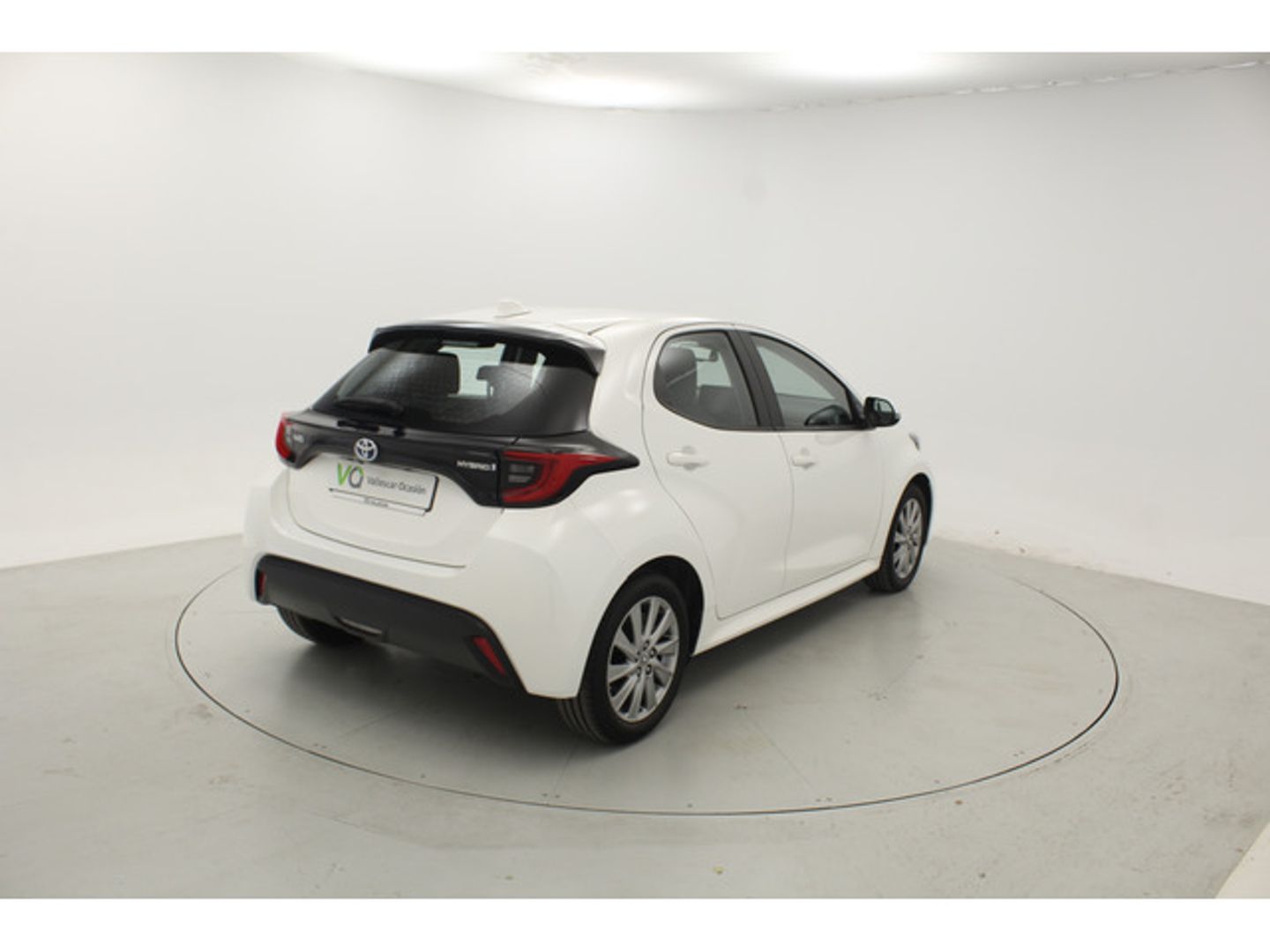 Toyota Yaris 120H Active Tech 85 kW (116 CV) Blanco Compact