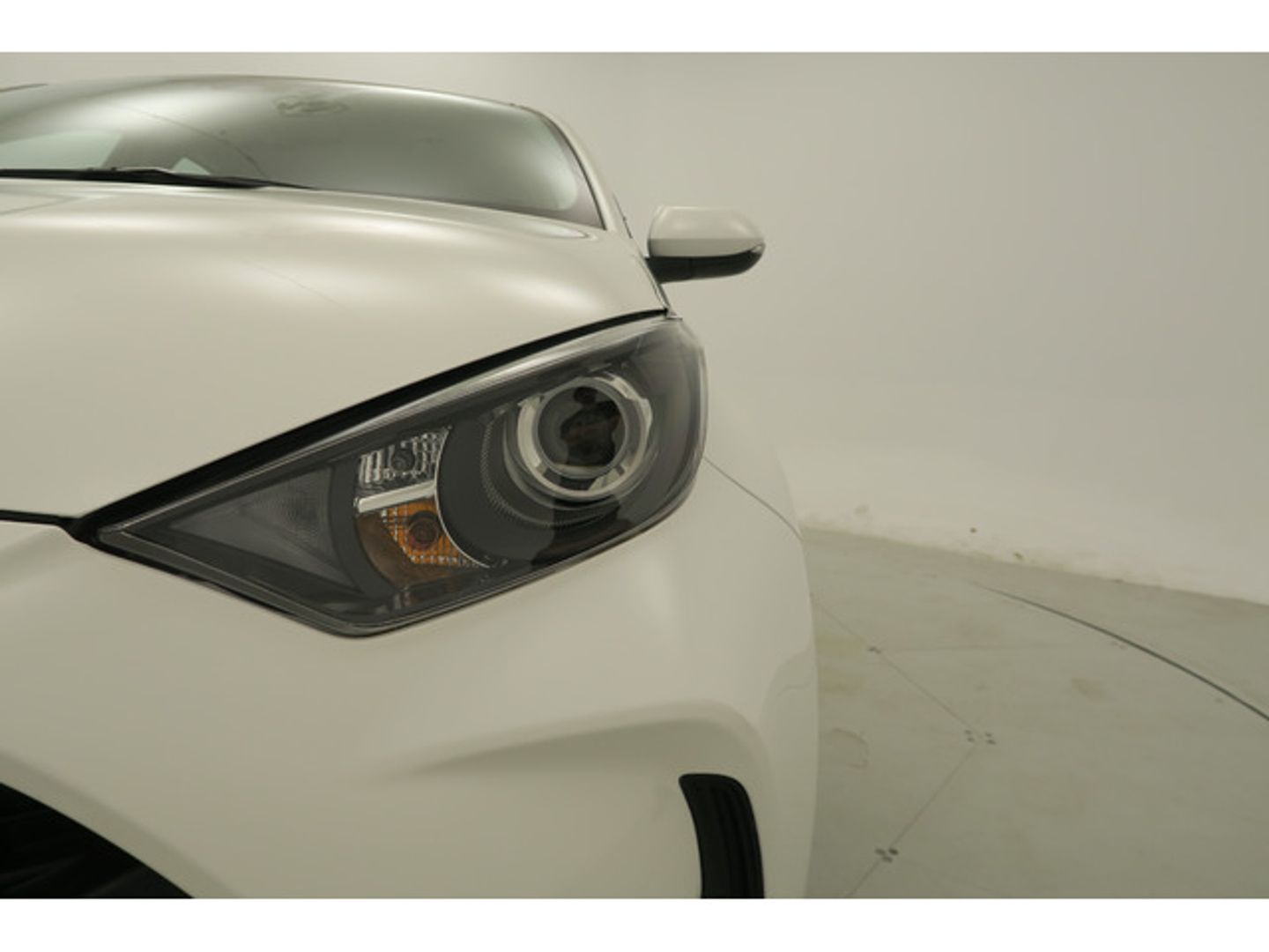 Toyota Yaris 120H Active Tech 85 kW (116 CV) Blanco Compact