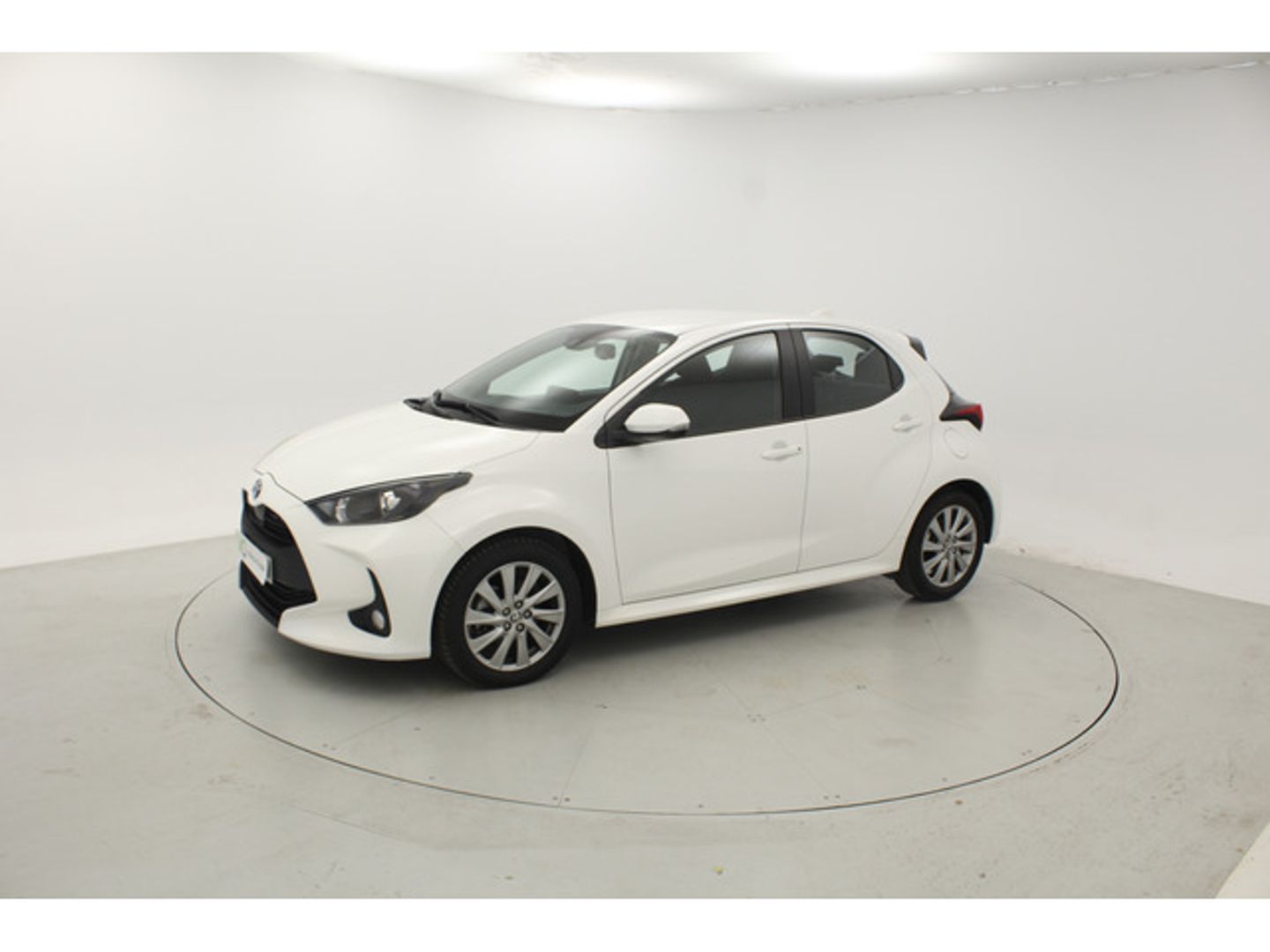 Toyota Yaris 120H Active Tech 85 kW (116 CV) Blanco Compact
