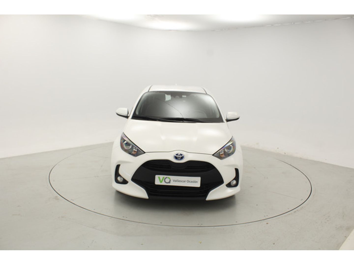 Toyota Yaris 120H Active Tech 85 kW (116 CV) Blanco Compact