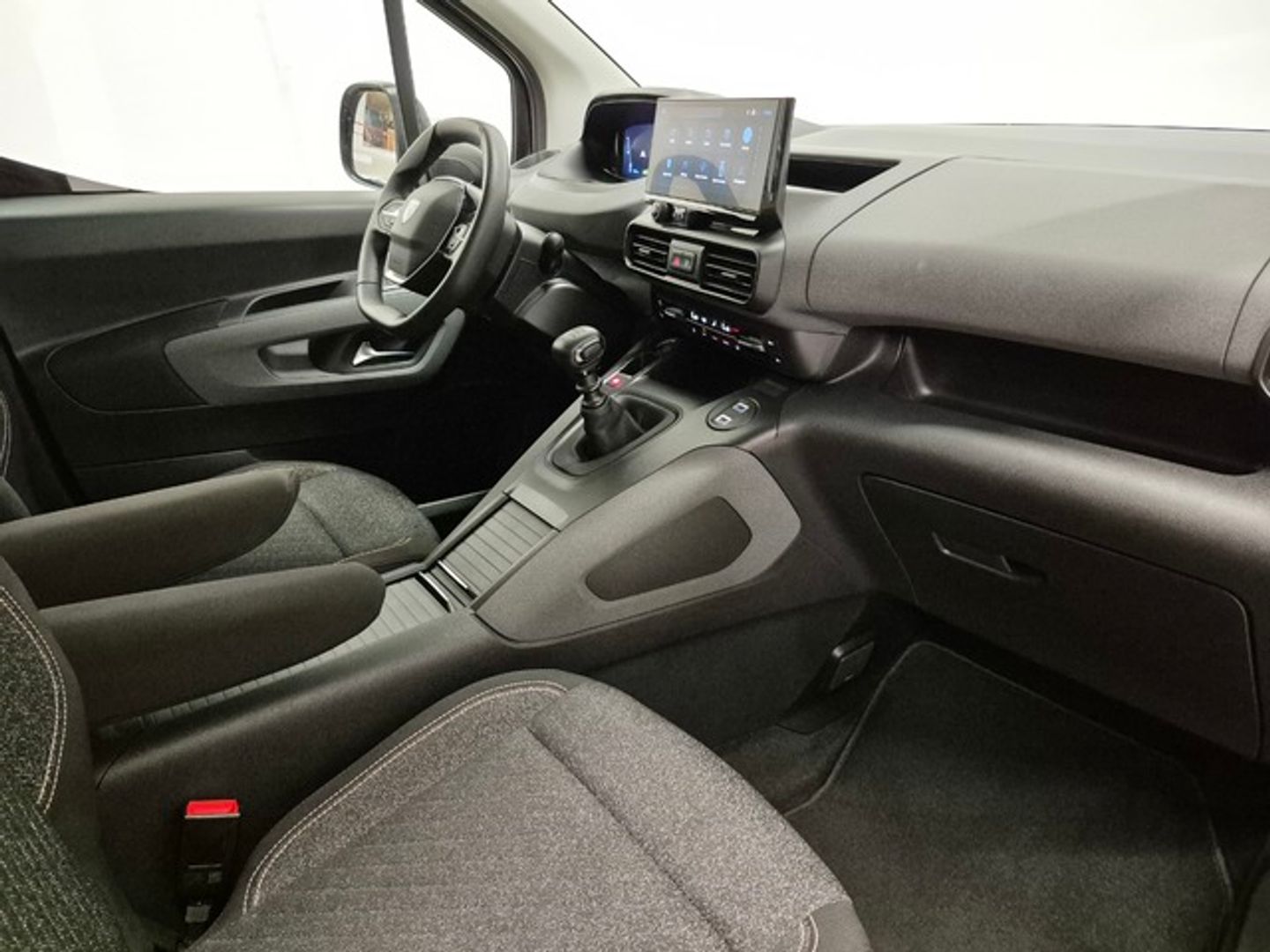Peugeot Rifter BlueHDi 100 Allure Business Standard 73 kW (100 CV) Negro Minivan