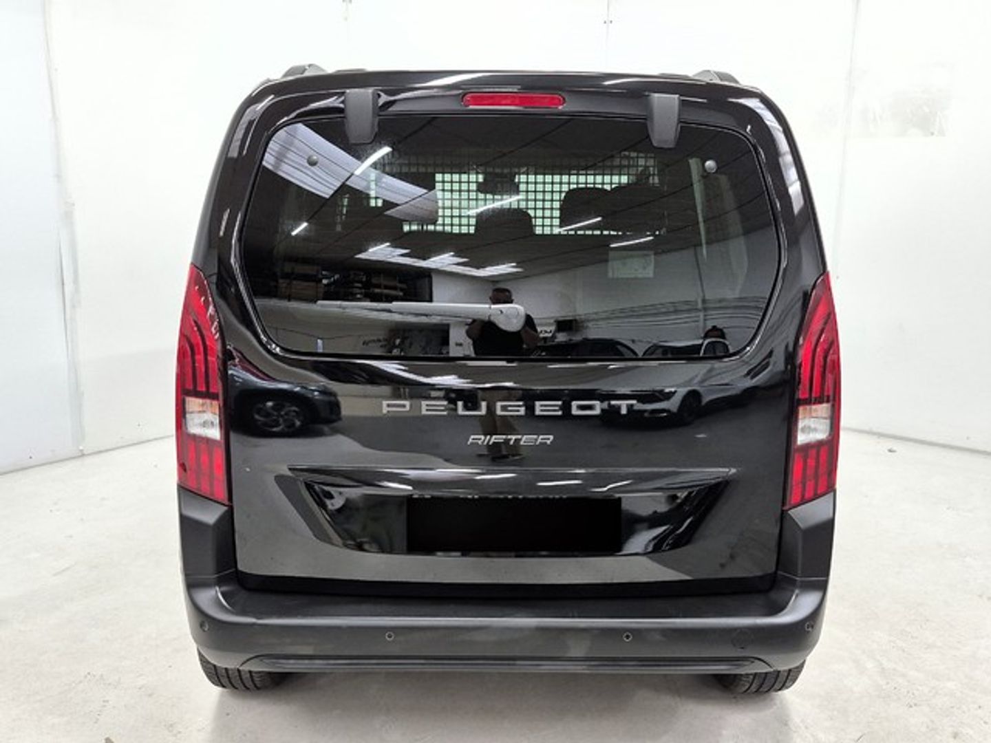 Peugeot Rifter BlueHDi 100 Allure Business Standard 73 kW (100 CV) Negro Minivan