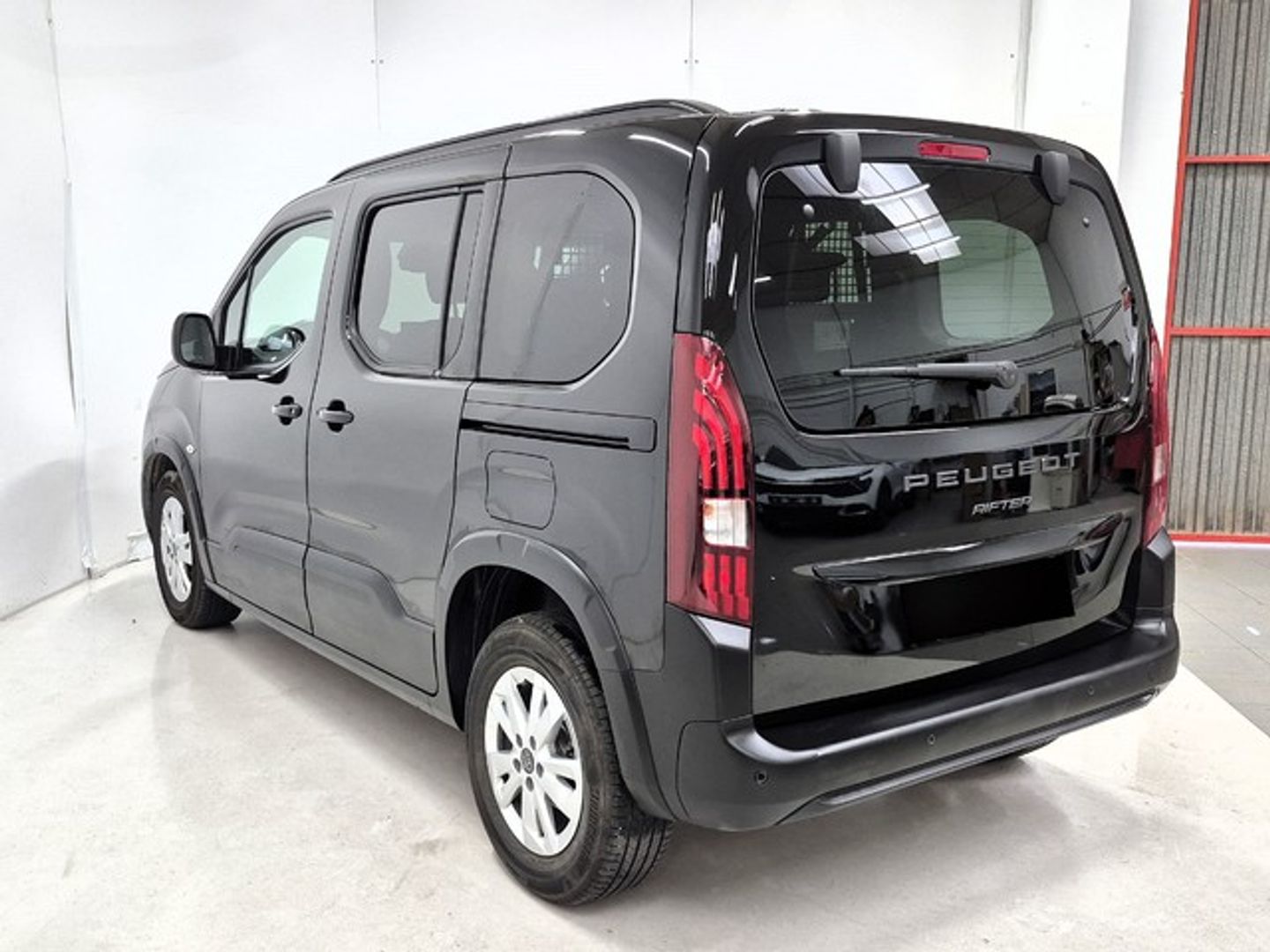 Peugeot Rifter BlueHDi 100 Allure Business Standard 73 kW (100 CV) Negro Minivan