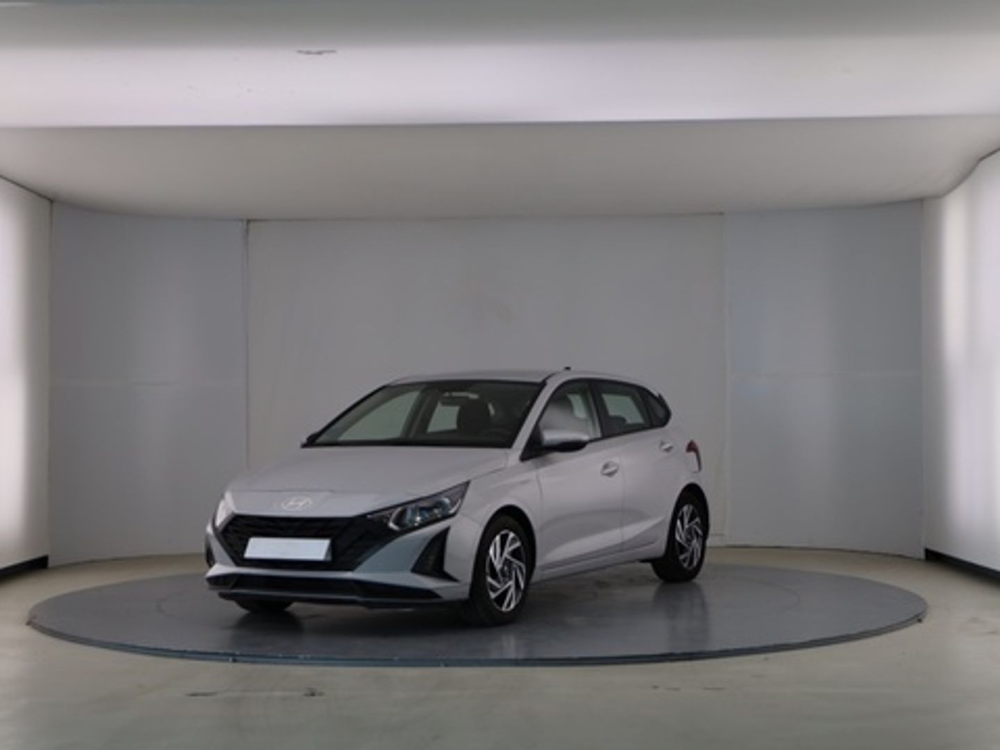 Hyundai i20 1.2 MPI Klass 62 kW (84 CV) Gris Plata Sedan