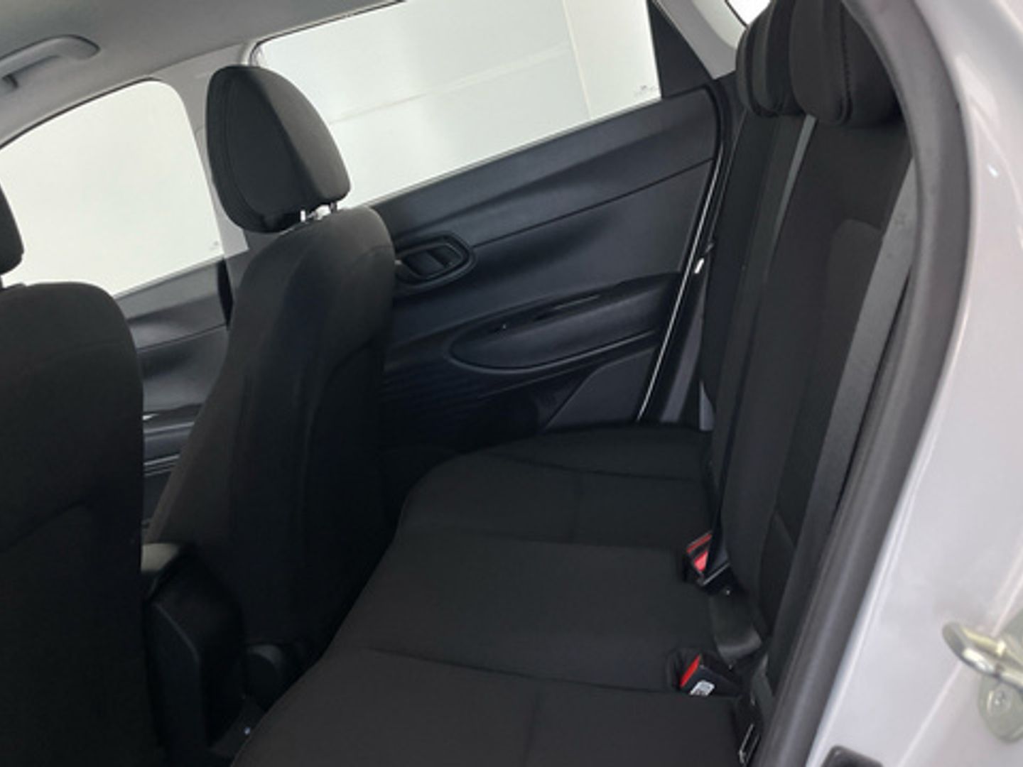 Hyundai i20 1.2 MPI Klass 62 kW (84 CV) Gris Plata Sedan