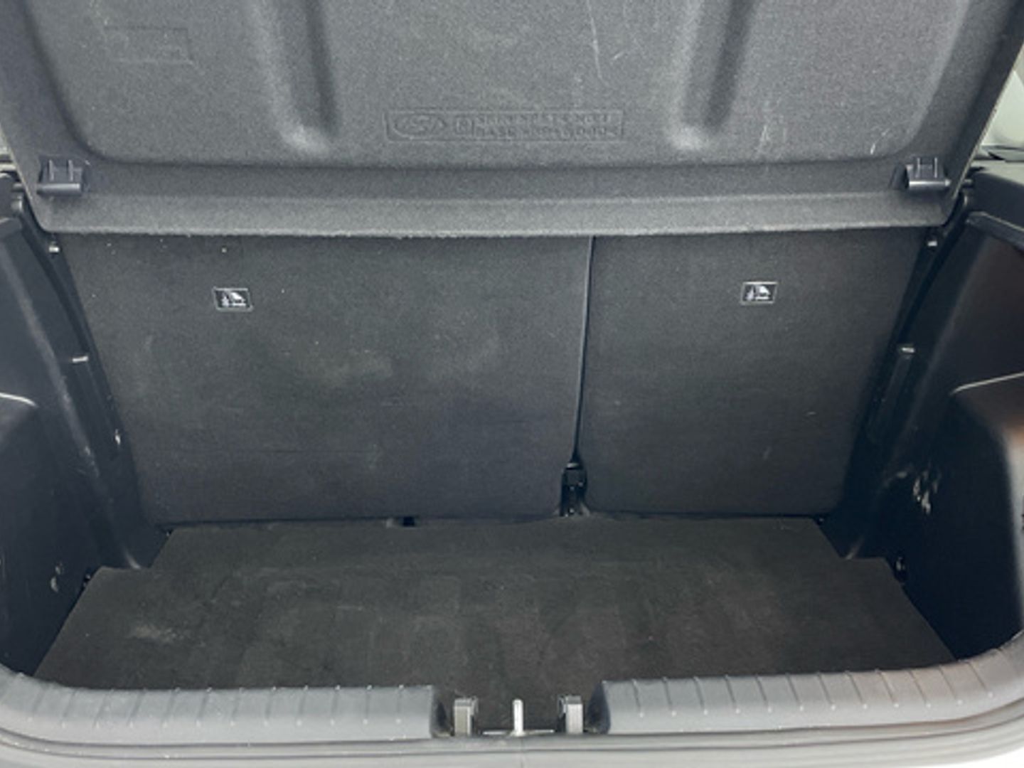 Hyundai i20 1.2 MPI Klass 62 kW (84 CV) Gris Plata Sedan