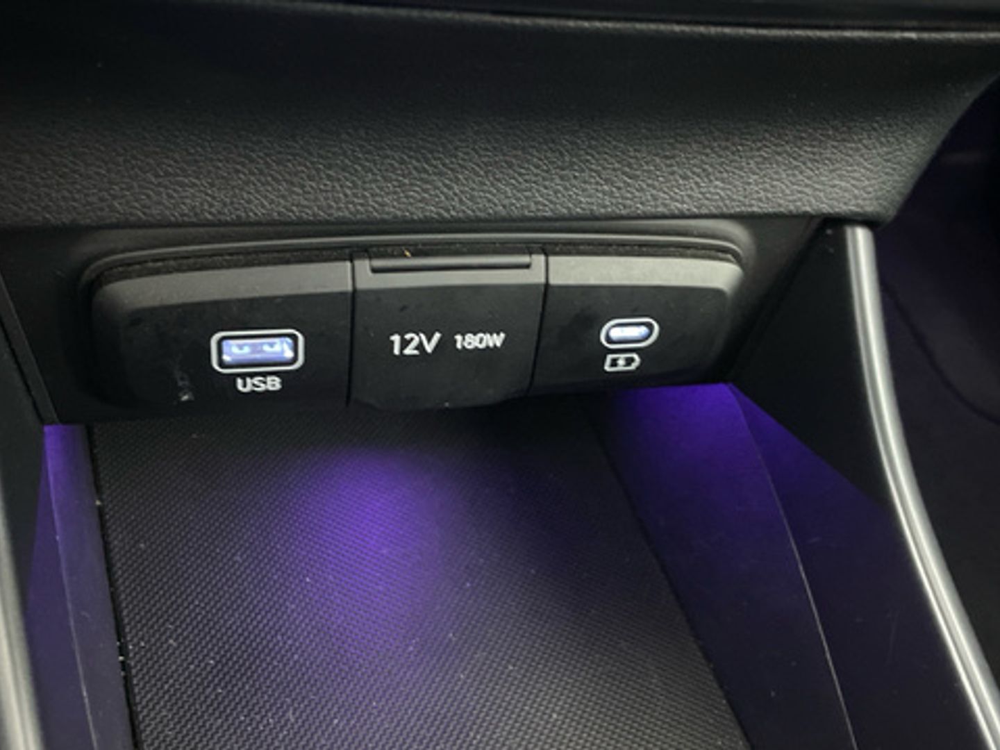 Hyundai i20 1.2 MPI Klass 62 kW (84 CV) Gris Plata Sedan
