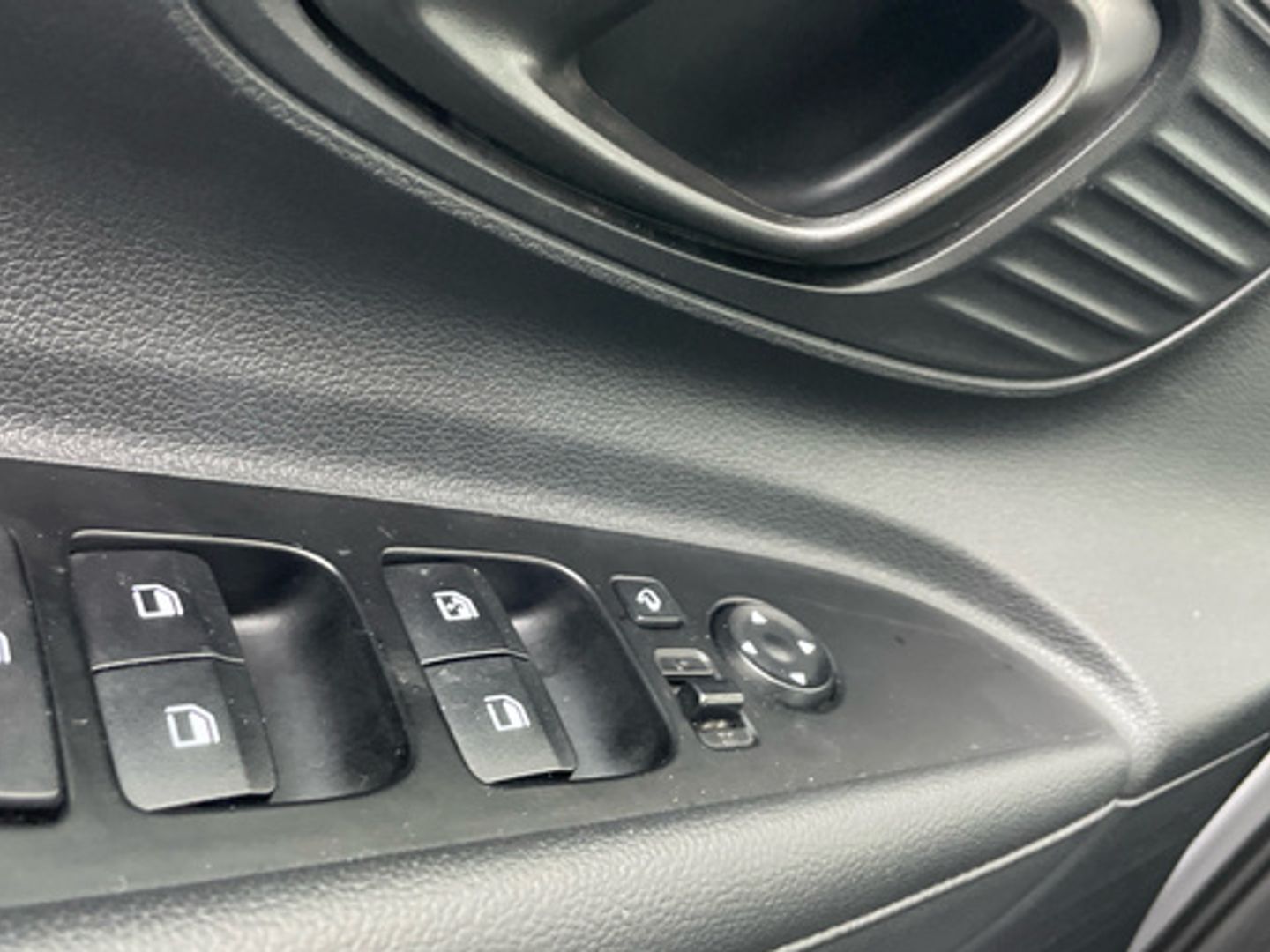 Hyundai i20 1.2 MPI Klass 62 kW (84 CV) Gris Plata Sedan