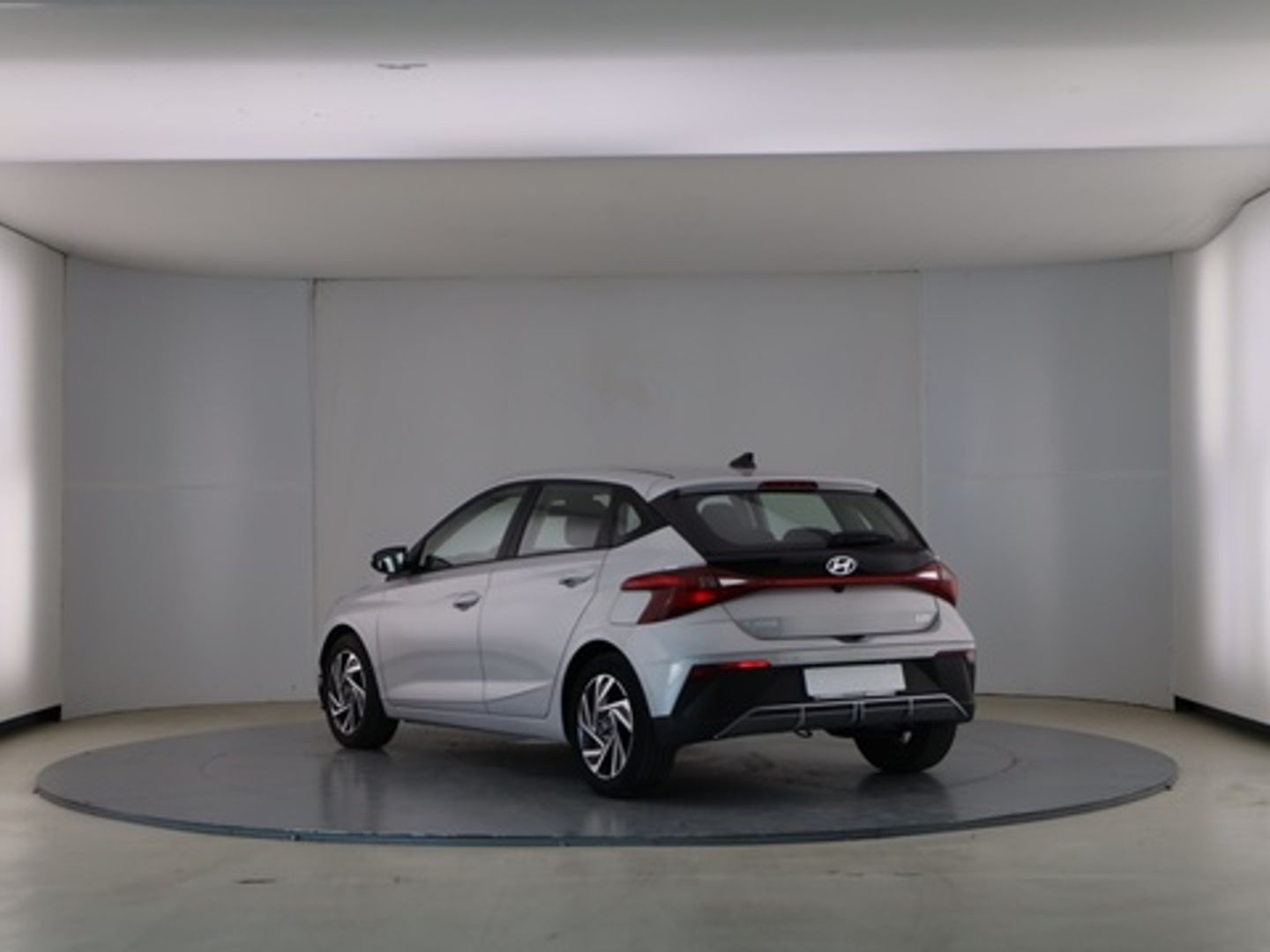 Hyundai i20 1.2 MPI Klass 62 kW (84 CV) Gris Plata Sedan