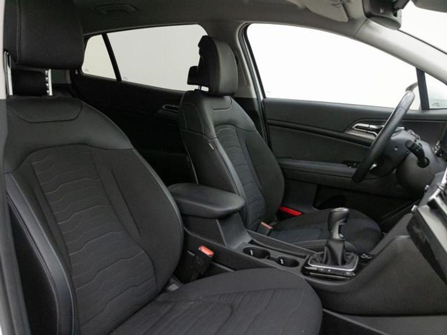 Kia Sportage 1.6 T-GDi MHEV Tech 4x2 112 kW (150 CV) Blanco SUV