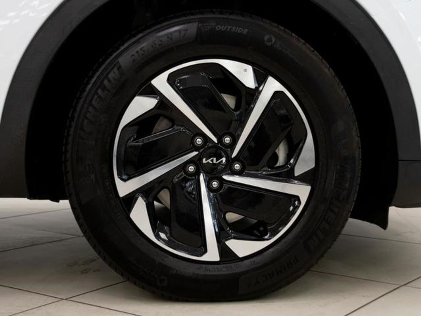 Kia Sportage 1.6 T-GDi HEV Drive 4x2 158 kW (215 CV) Blanco SUV