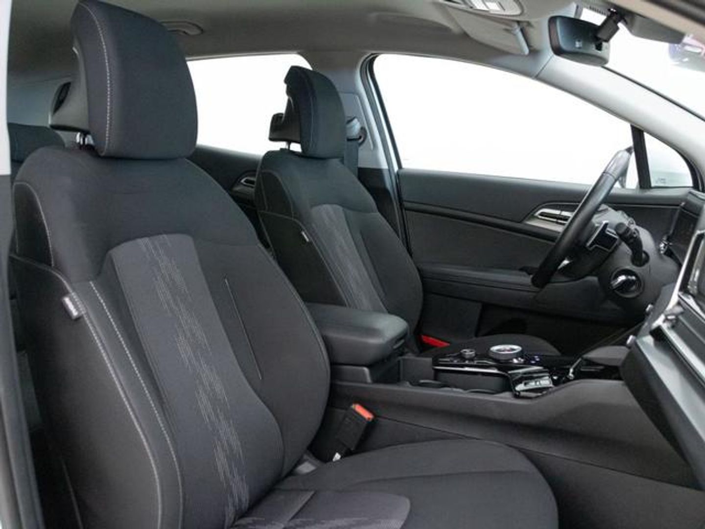Kia Sportage 1.6 T-GDi HEV Drive 4x2 158 kW (215 CV) Blanco SUV