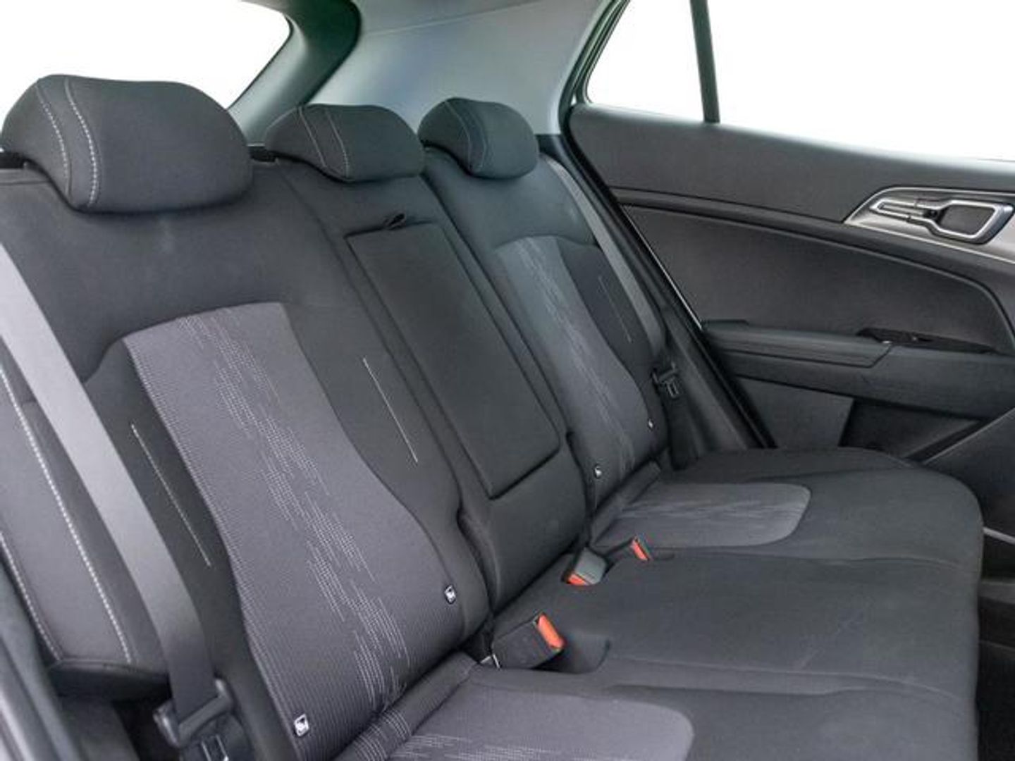 Kia Sportage 1.6 T-GDi HEV Drive 4x2 158 kW (215 CV) Blanco SUV