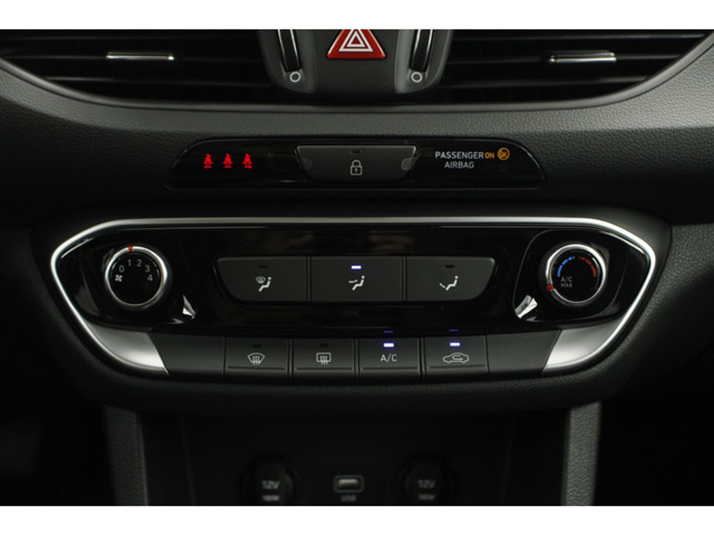 Hyundai i30 1.5 DPI Essence 81 kW (110 CV) Blanco Sedan