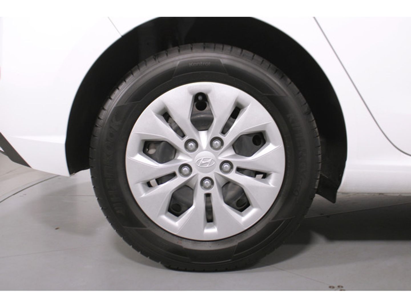 Hyundai i30 1.5 DPI Essence 81 kW (110 CV) Blanco Sedan