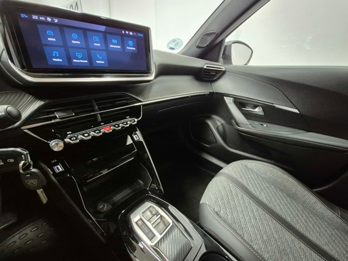 Peugeot 2008 PureTech 130 S&S Allure EAT8 96 kW (130 CV) Gris SUV