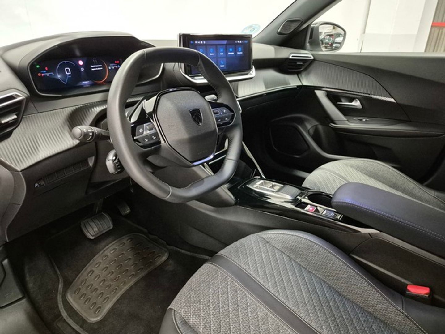 Peugeot 2008 PureTech 130 S&S Allure EAT8 96 kW (130 CV) Gris SUV