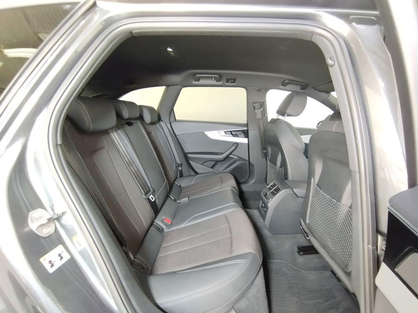 Audi A4 Avant S line 35 TDI 120 kW (163 CV) S tronic Gris Familiar