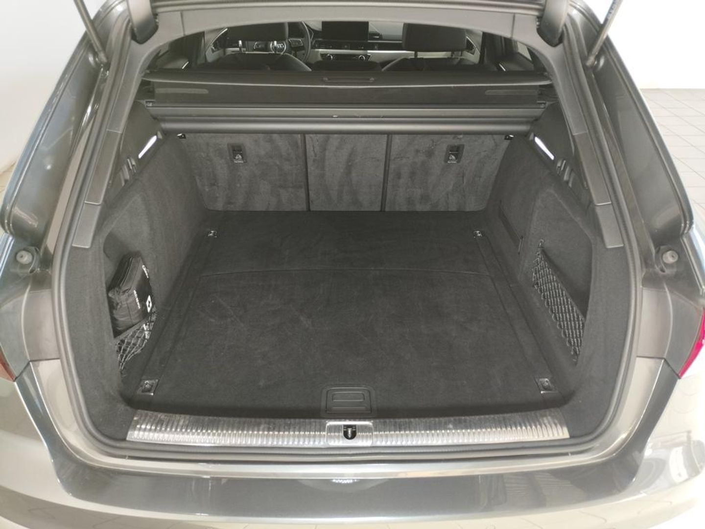Audi A4 Avant S line 35 TDI 120 kW (163 CV) S tronic Gris Familiar