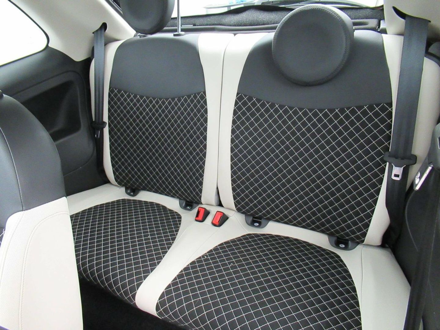 Fiat 500 1.0 Hybrid Dolcevita 51 kW (70 CV) Negro Compact