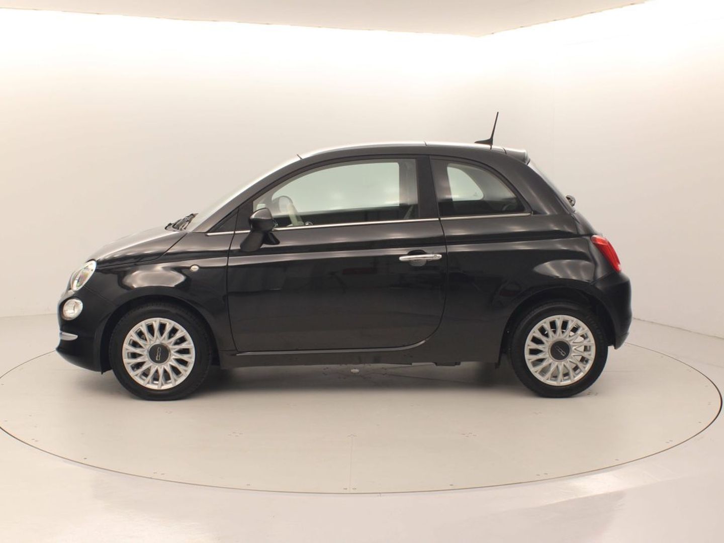 Fiat 500 1.0 Hybrid Dolcevita 51 kW (70 CV) Negro Compact