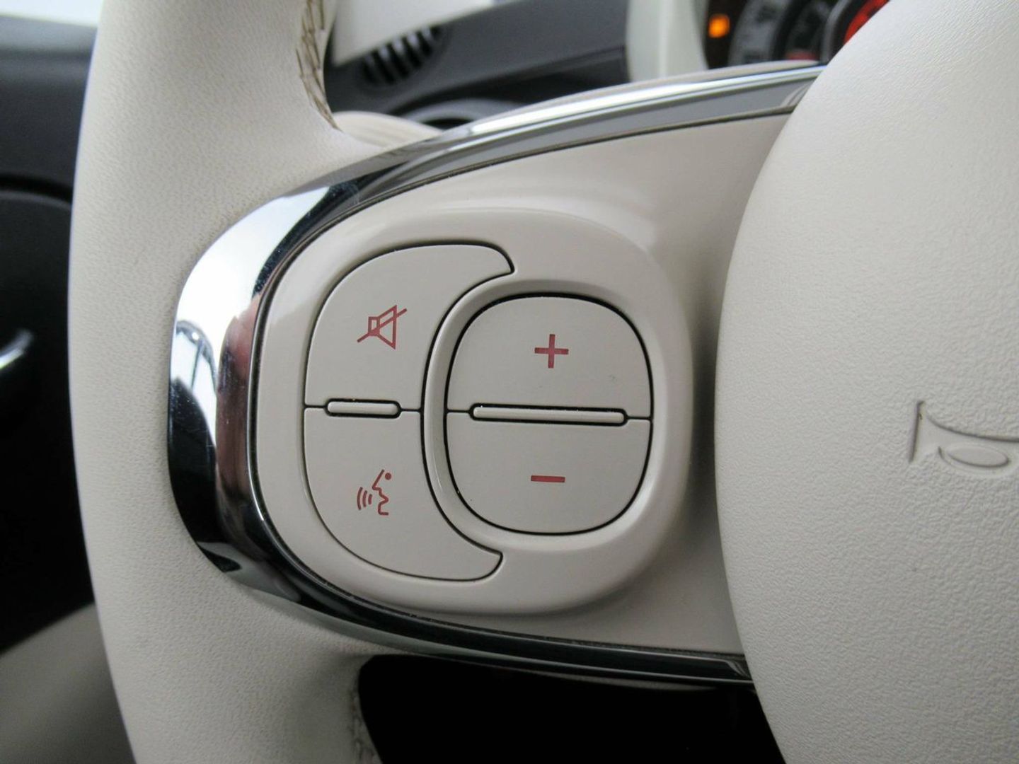 Fiat 500 1.0 Hybrid Dolcevita 51 kW (70 CV) Negro Compact