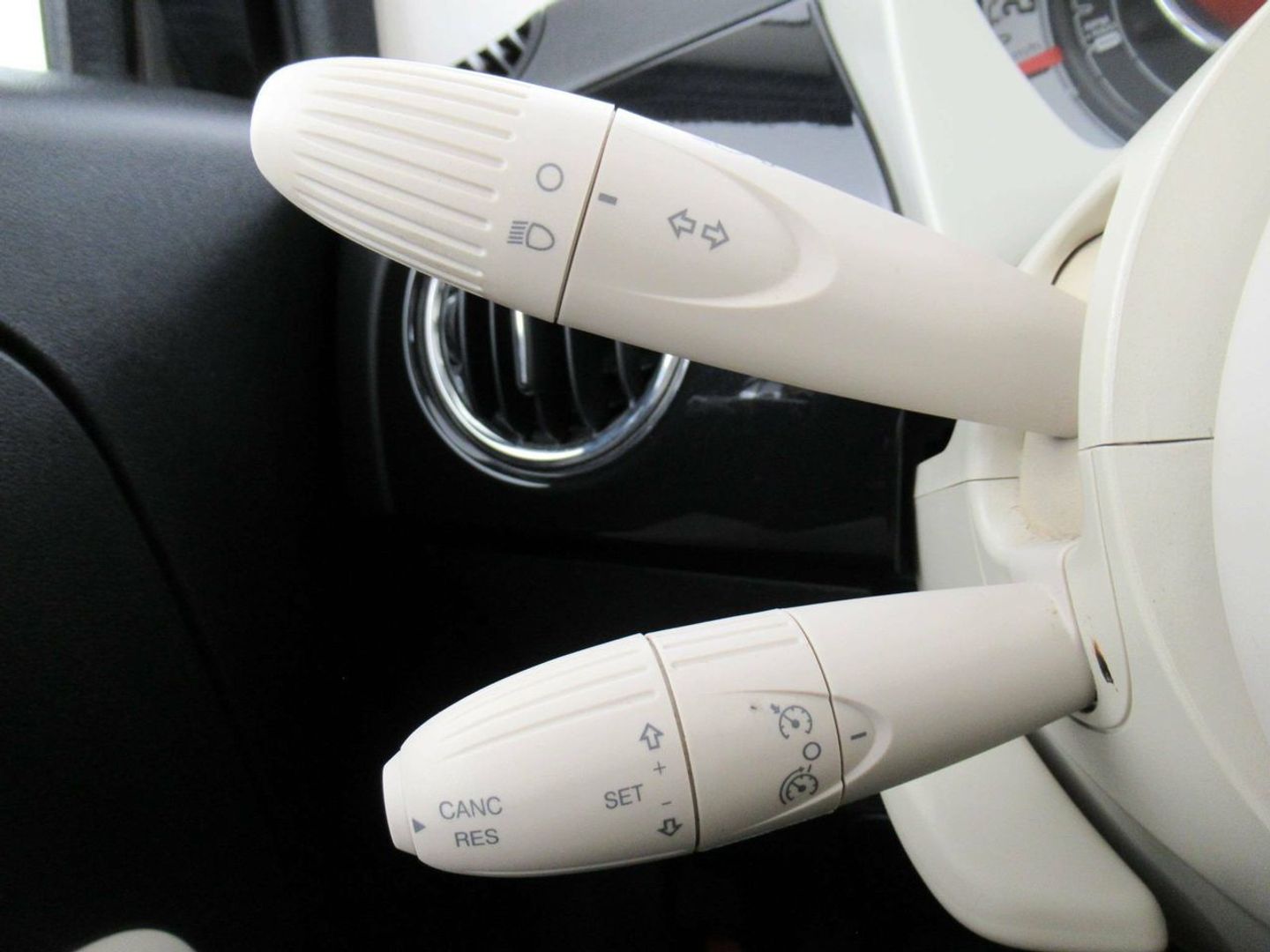 Fiat 500 1.0 Hybrid Dolcevita 51 kW (70 CV) Negro Compact