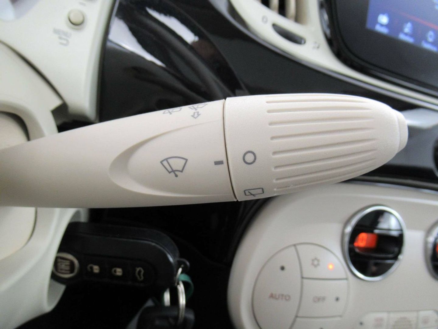 Fiat 500 1.0 Hybrid Dolcevita 51 kW (70 CV) Negro Compact