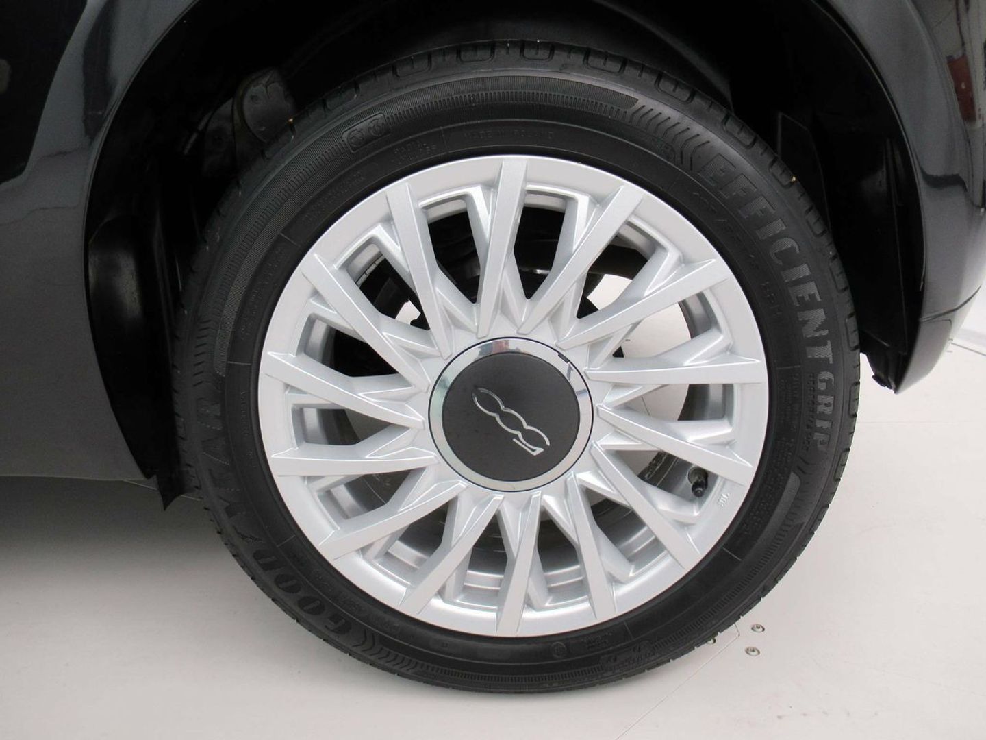 Fiat 500 1.0 Hybrid Dolcevita 51 kW (70 CV) Negro Compact