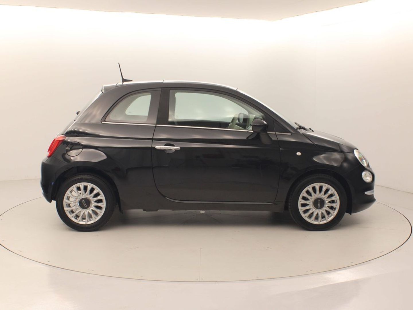 Fiat 500 1.0 Hybrid Dolcevita 51 kW (70 CV) Negro Compact
