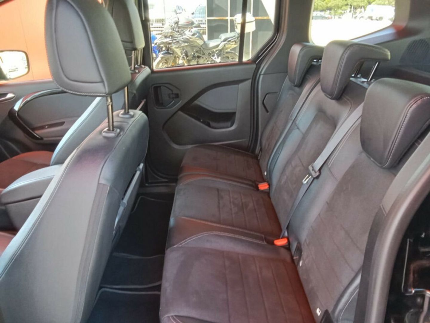 Mercedes-Benz Clase T 180 d 85 kW (116 CV) Negro Minivan
