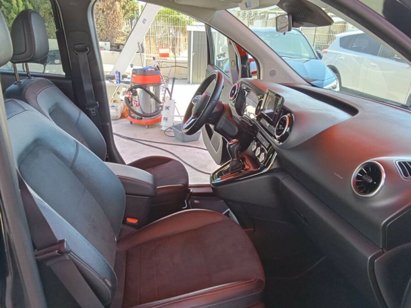 Mercedes-Benz Clase T 180 d 85 kW (116 CV) Negro Minivan