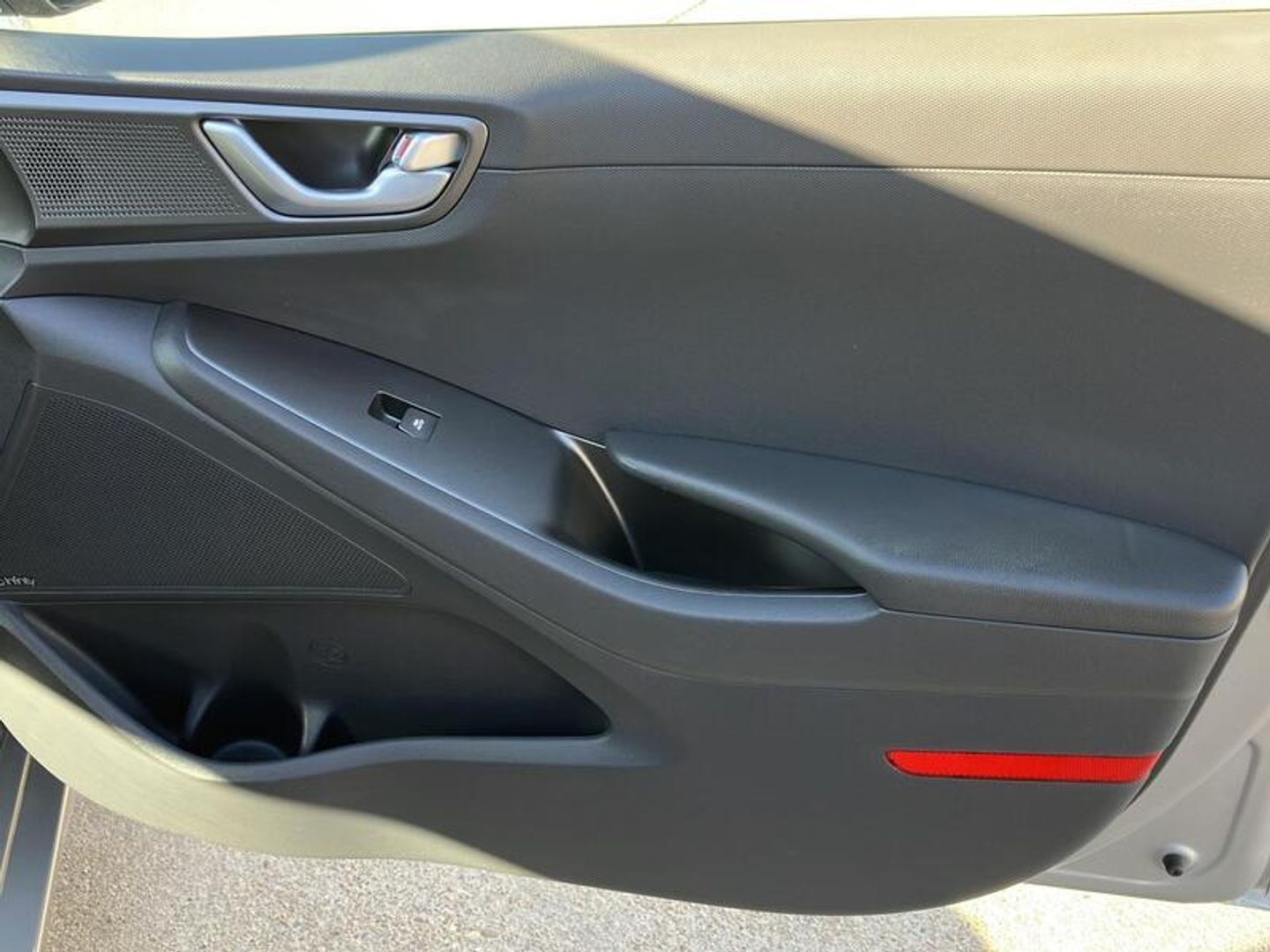 Hyundai Ioniq 1.6 GDI HEV Tecno DCT 104 kW (141 CV) Gris Plata Sedan